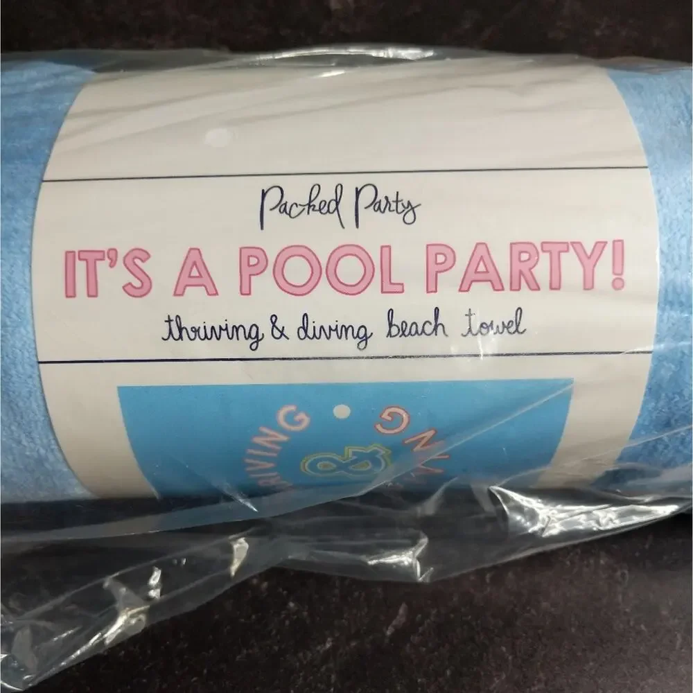 Packed Party Thriving & Diving Beach Towel - NIP